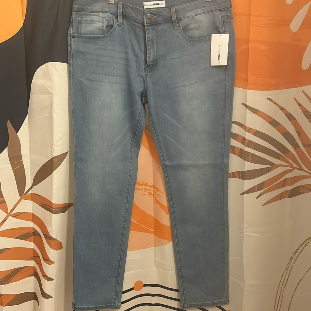 Fashion Nova Light Blue Slim Fit Jeans W36